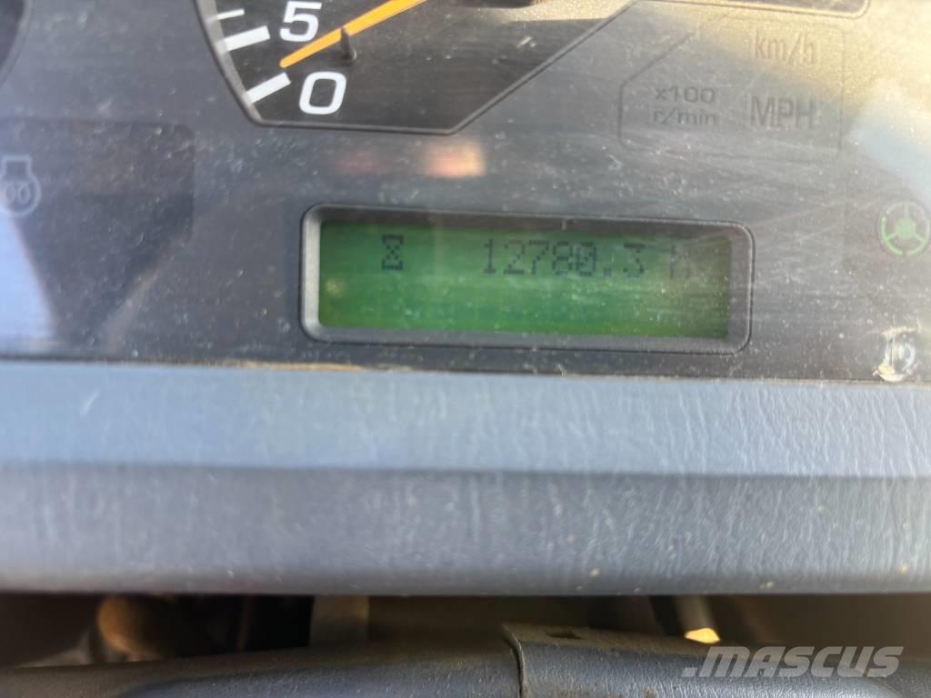Komatsu WA250-6 لوادر بعجل