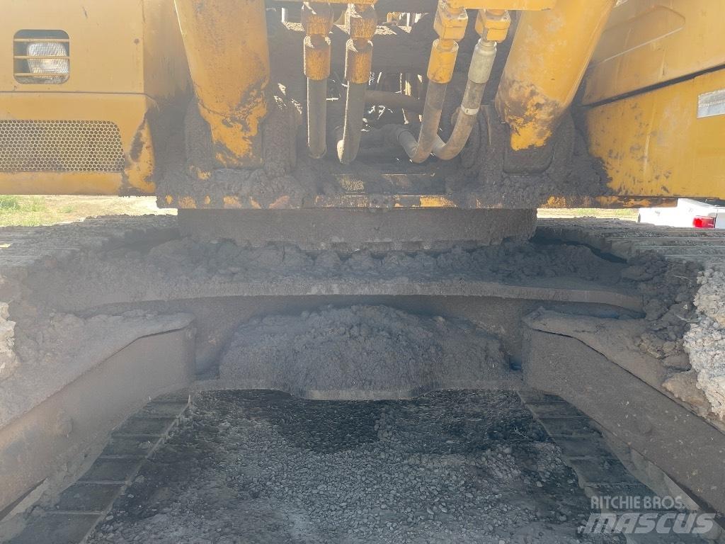 CAT 365 C L حفارات زحافة