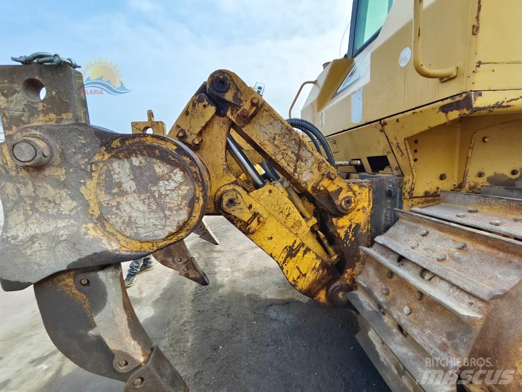 CAT D 7 G II بلدوزرات مجنزرة