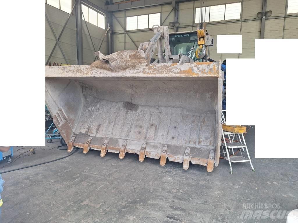 Volvo L150H لوادر بعجل
