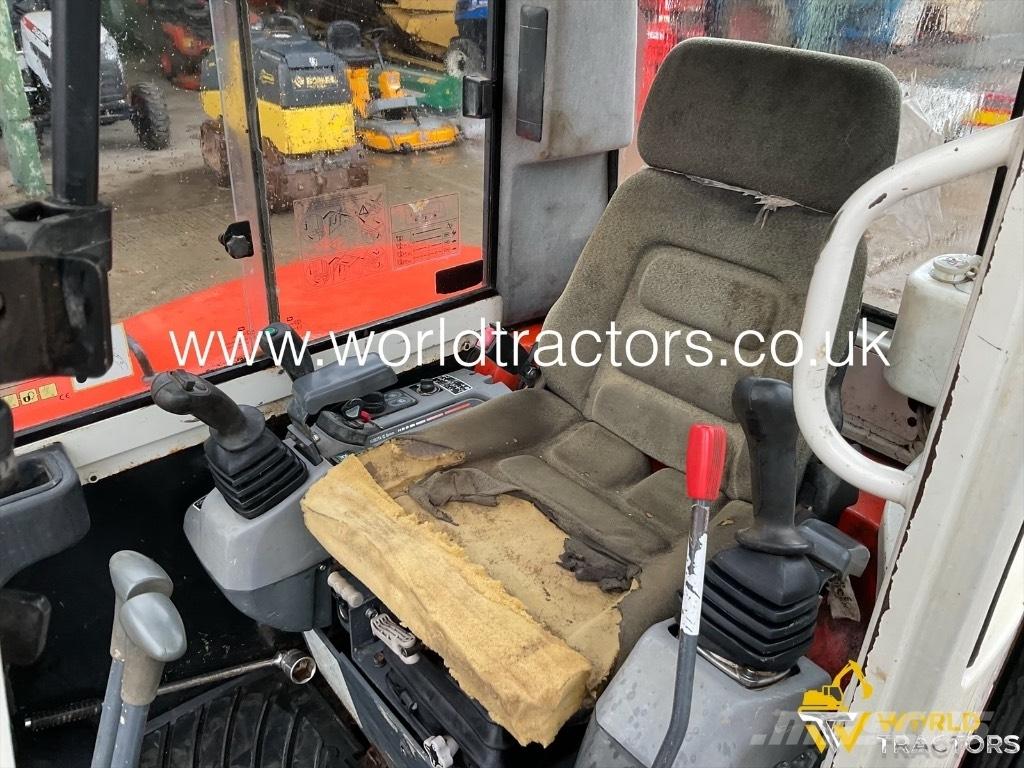 Kubota KX 121-3 A حفارات صغيرة أقل من 7 طن (حفارات صغيرة)