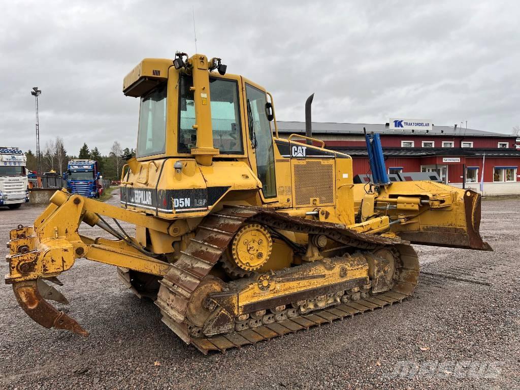 CAT D 5 N LGP بلدوزرات مجنزرة