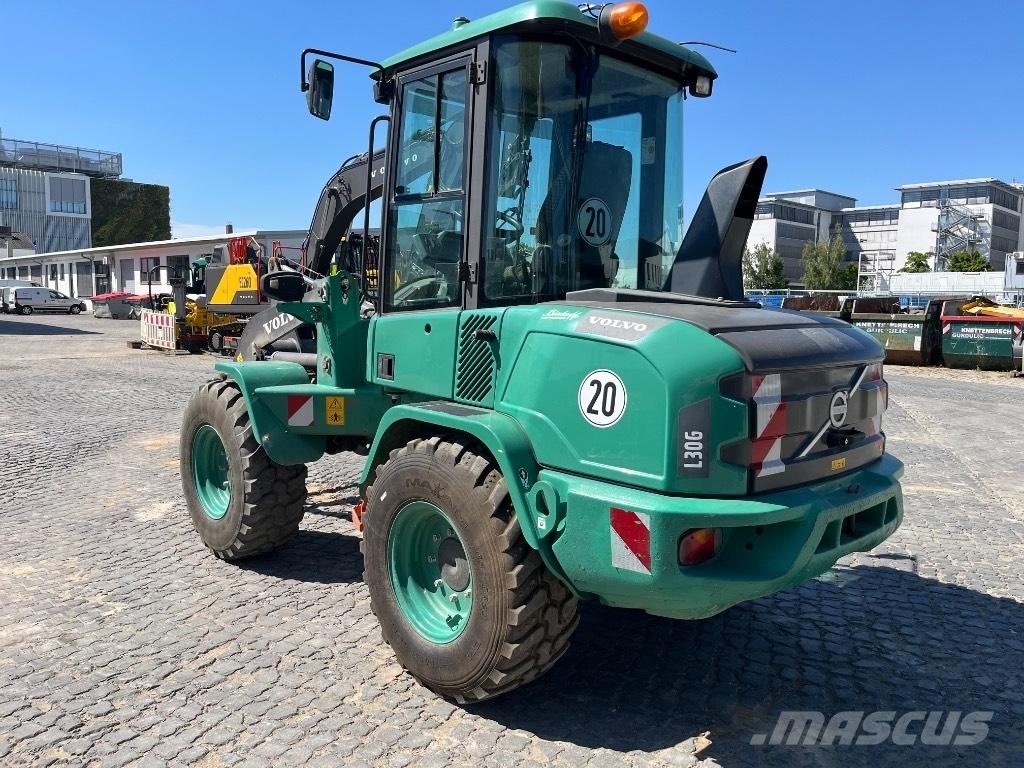 Volvo L 30 G TULOSSA!!!! لوادر بعجل