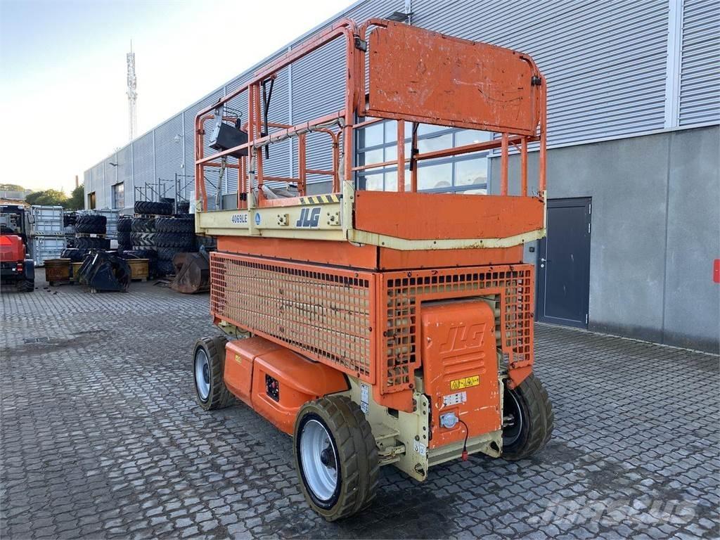 JLG 4069 رافعات مقصية الشكل
