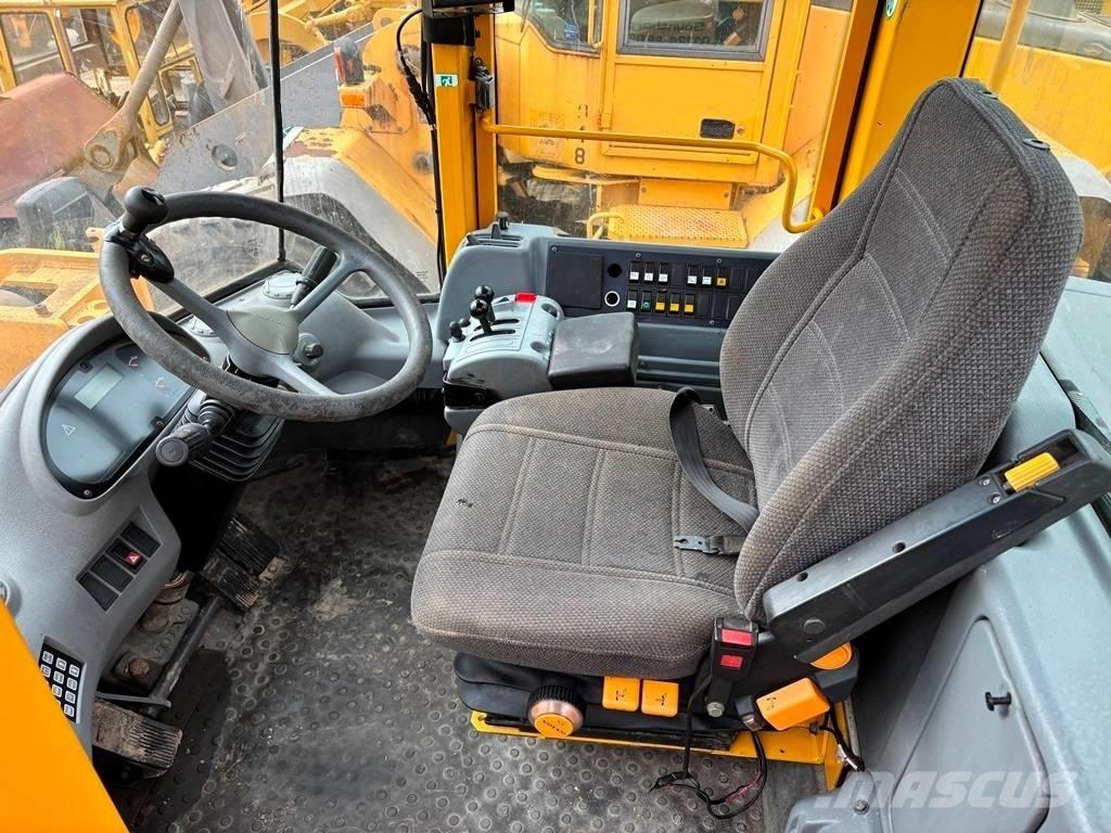 Volvo L 120 E لوادر بعجل