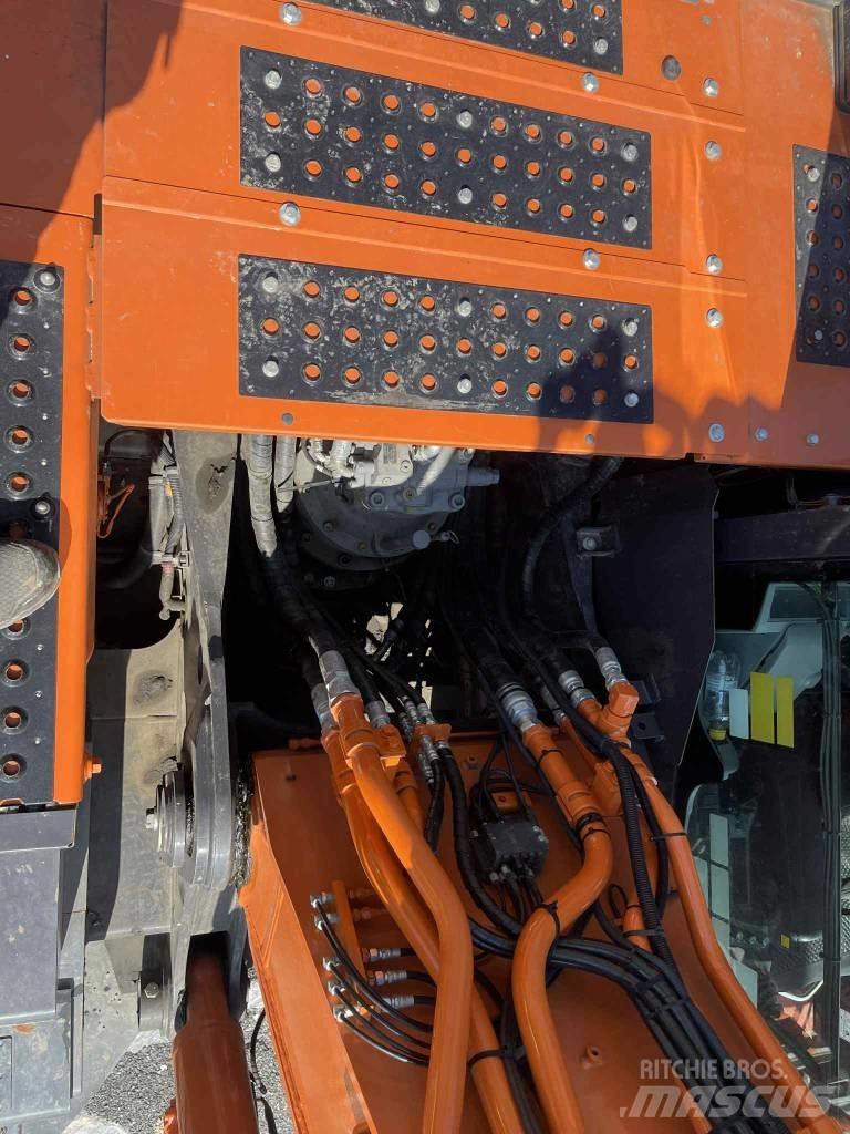 Hitachi ZX300LC-7 حفارات زحافة