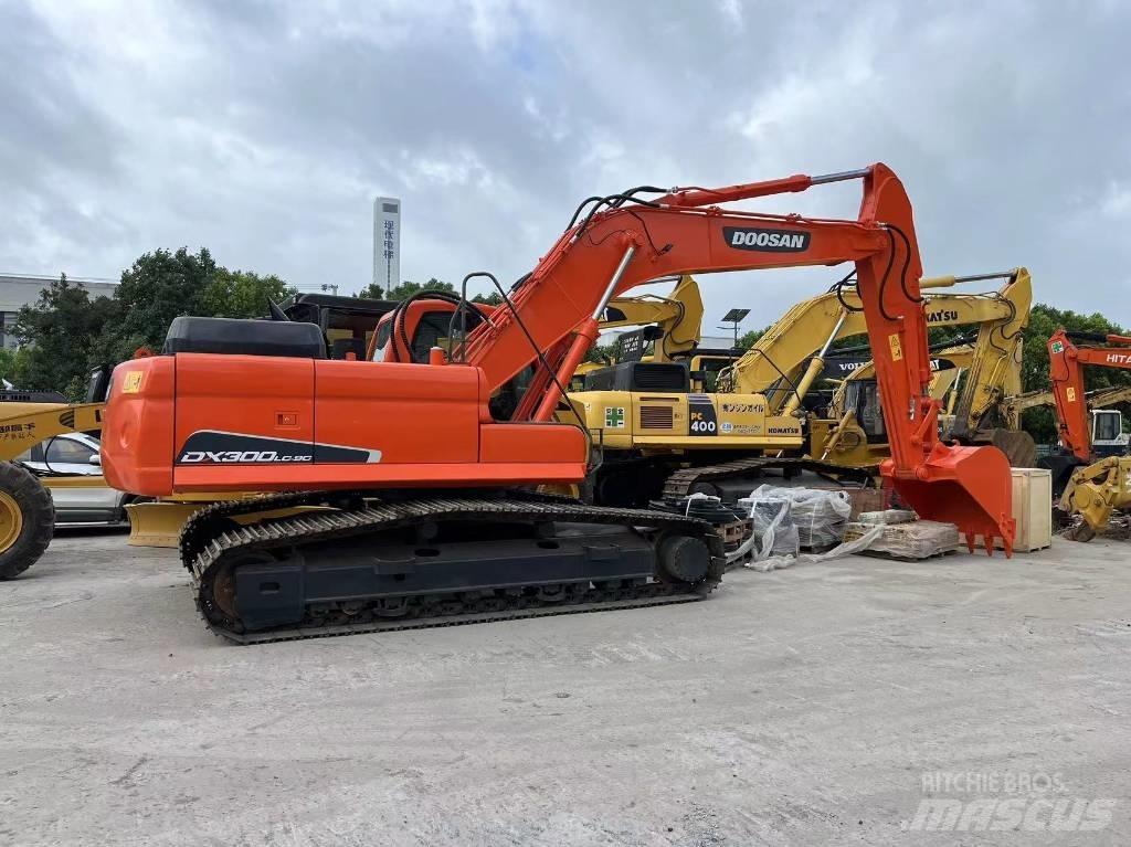 Doosan DX 300 حفارات زحافة