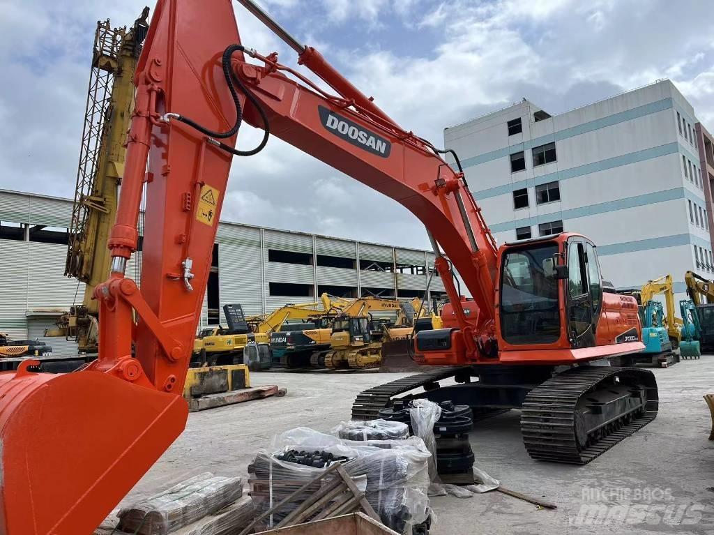 Doosan DX 300 حفارات زحافة