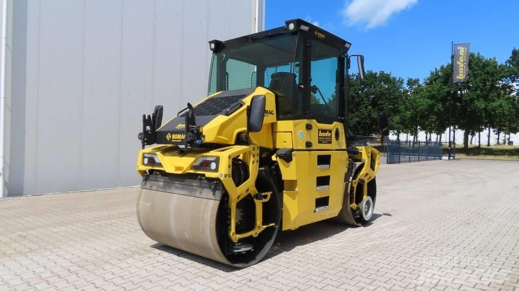 Bomag BW 154 AP-5 مداحل ثنائية الاسطوانة