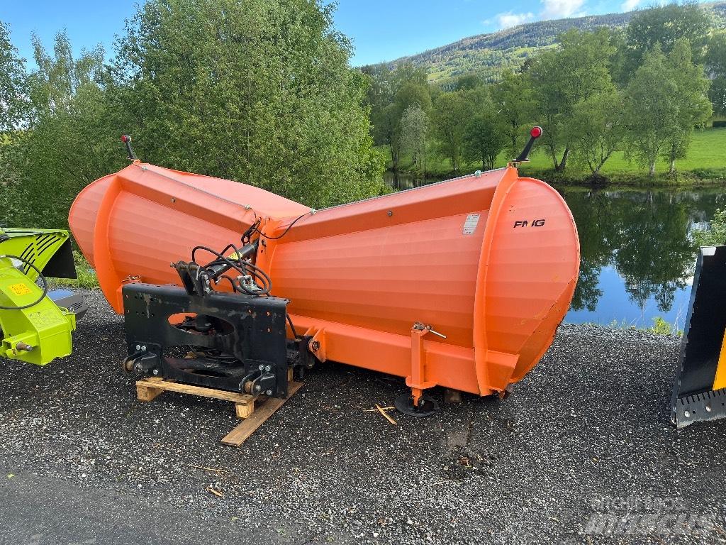 FMG PA330 حراثات ونصول الجليد