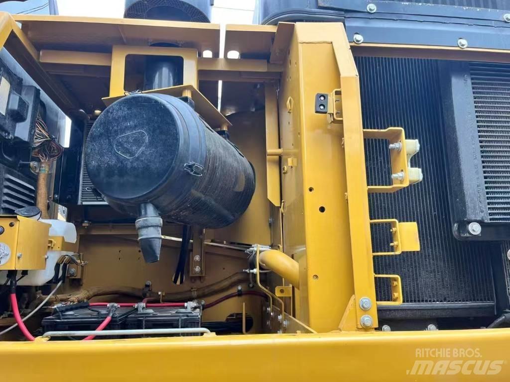 CAT 336 D L حفارات زحافة