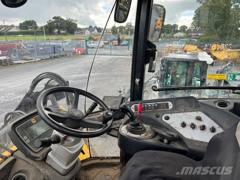 JCB 434s معدات مناولة لأغراض الزراعة