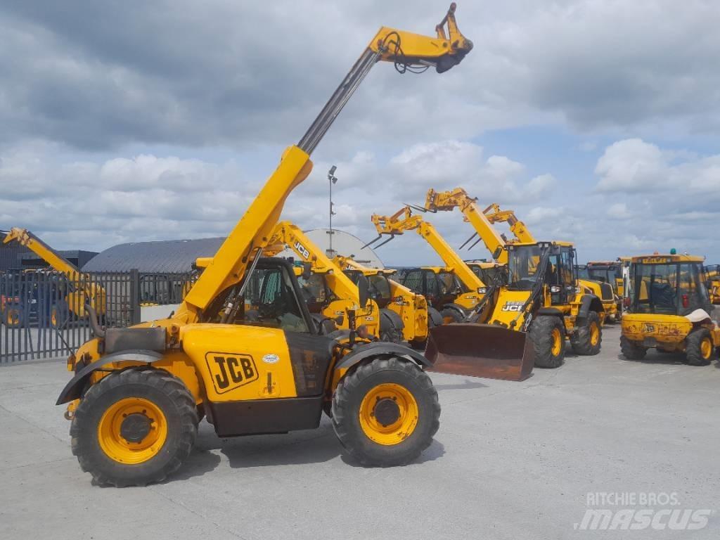 JCB 526-56 معدات مناولة لأغراض الزراعة