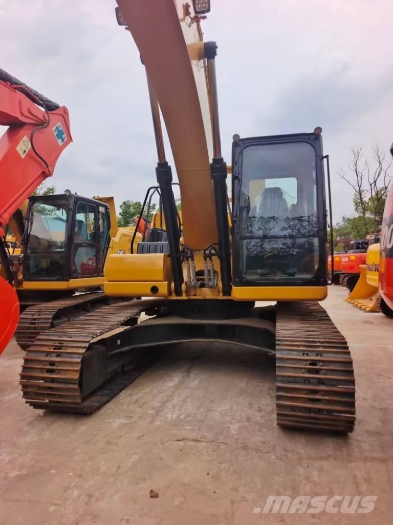 CAT 323 GC حفارات زحافة