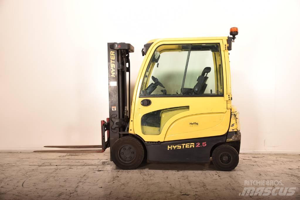 Hyster J 2.5 XN شاحنات ذات رافعات شوكية تعمل بالكهرباء
