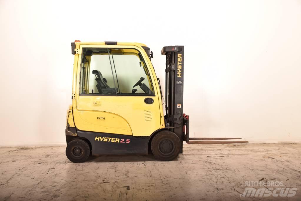 Hyster J 2.5 XN شاحنات ذات رافعات شوكية تعمل بالكهرباء