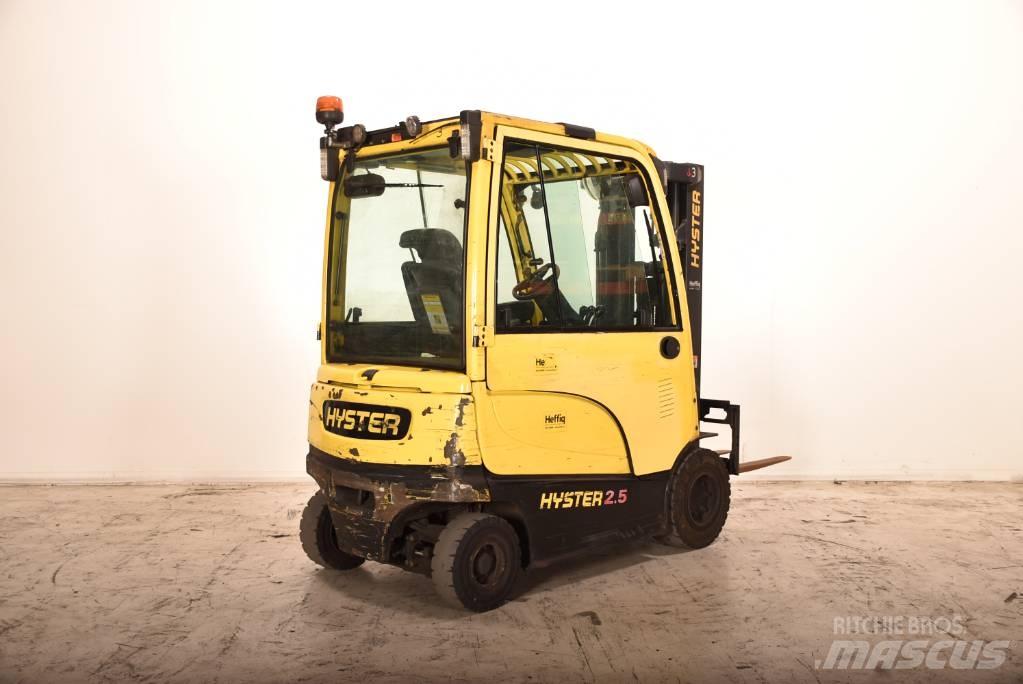 Hyster J 2.5 XN شاحنات ذات رافعات شوكية تعمل بالكهرباء