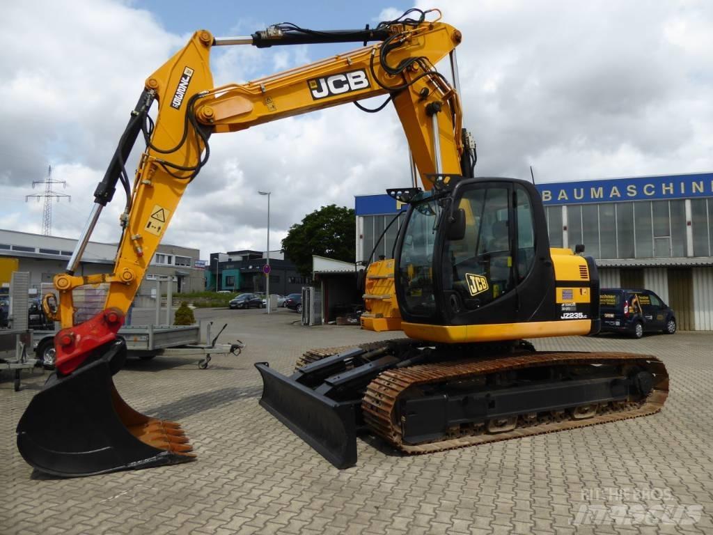 JCB JZ235 حفارات زحافة