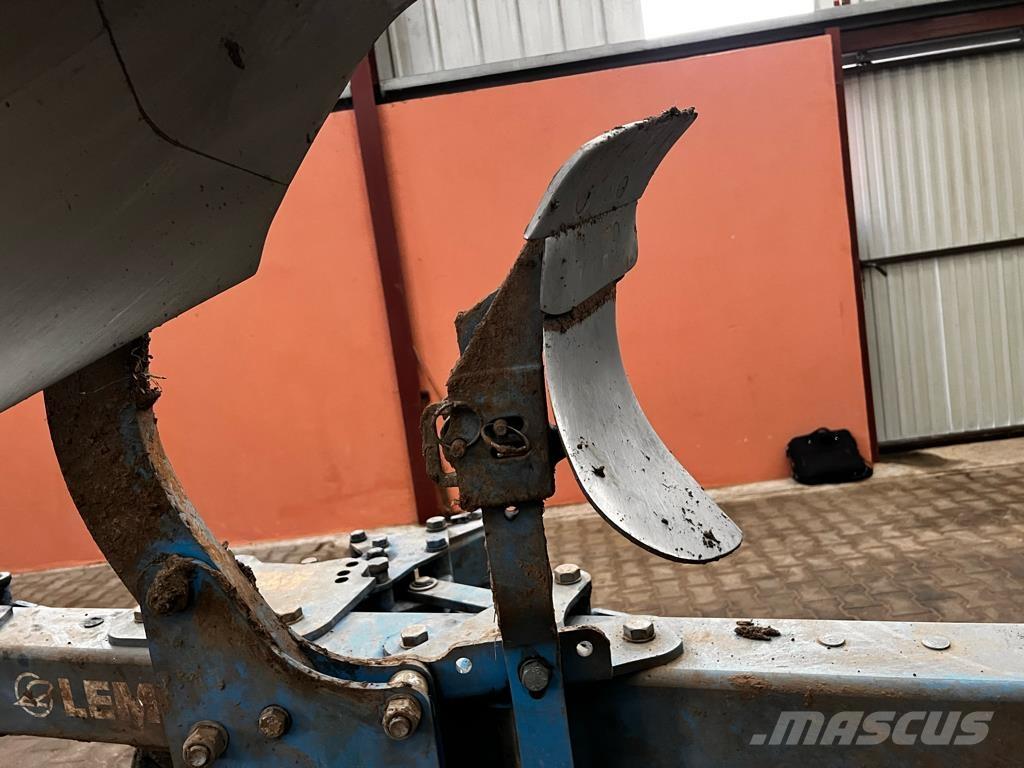 Lemken Juwel 8 محاريث تقليدية