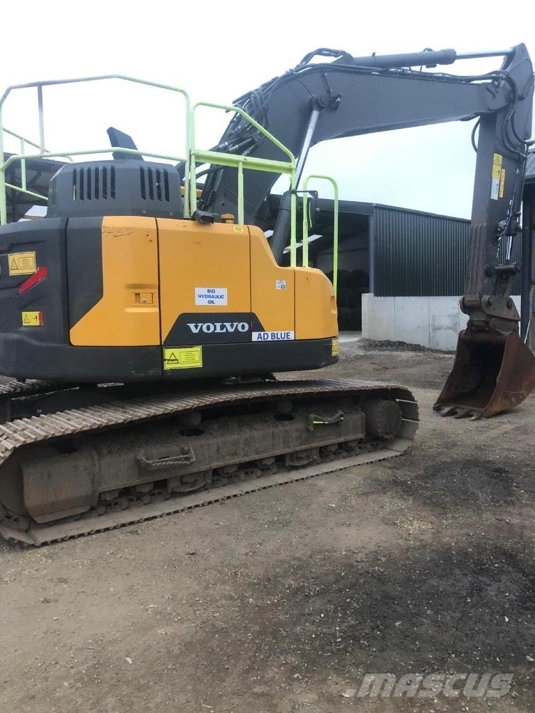 Volvo ECR 235 E حفارات زحافة