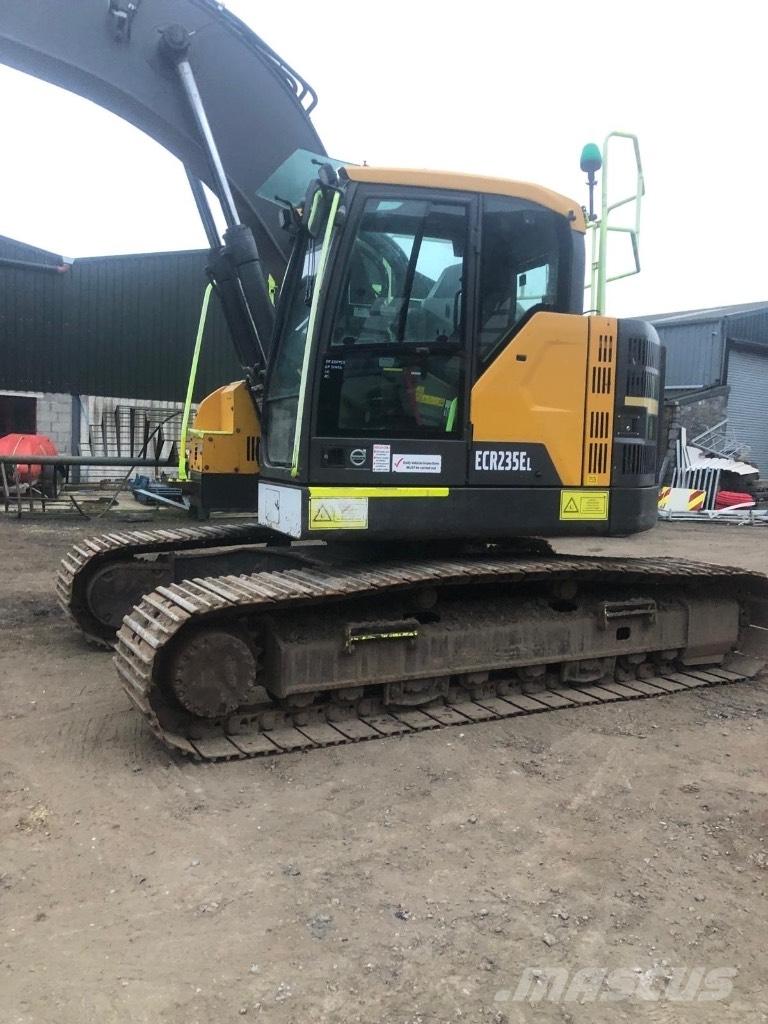 Volvo ECR 235 E حفارات زحافة