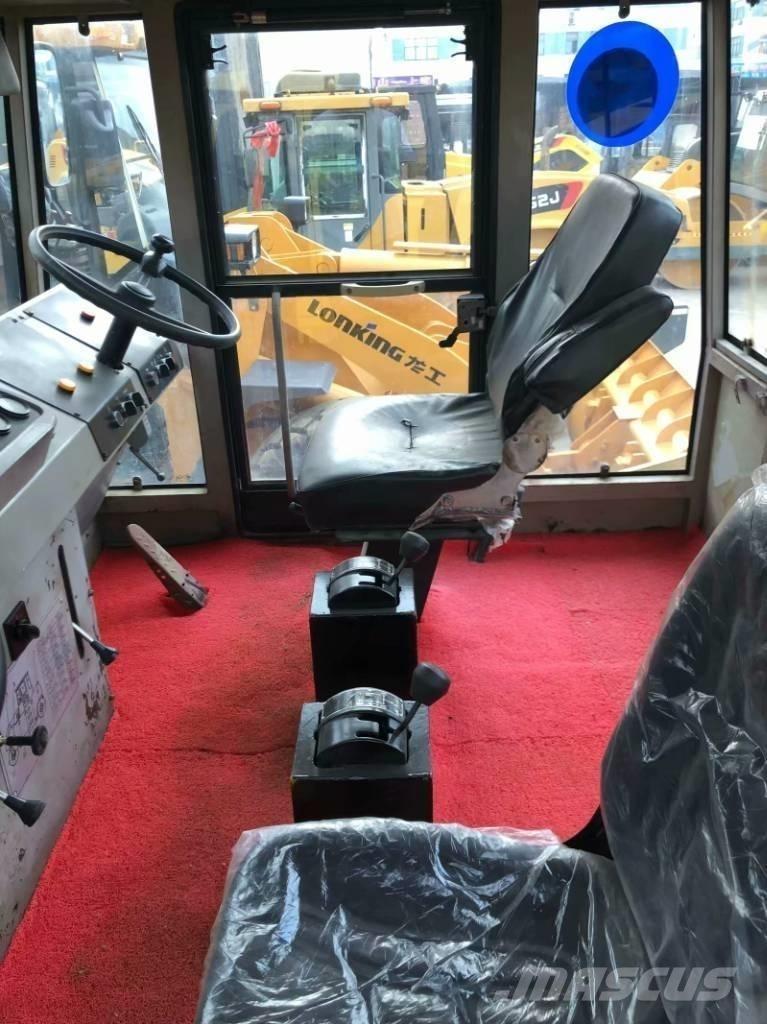 XCMG XP301 مداحل ذات إطارات هوائية