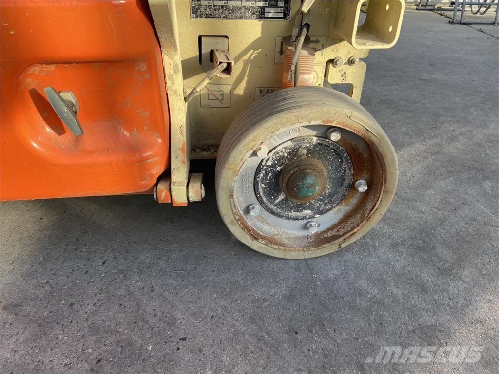 JLG 1930ES (4520) رافعات مقصية الشكل