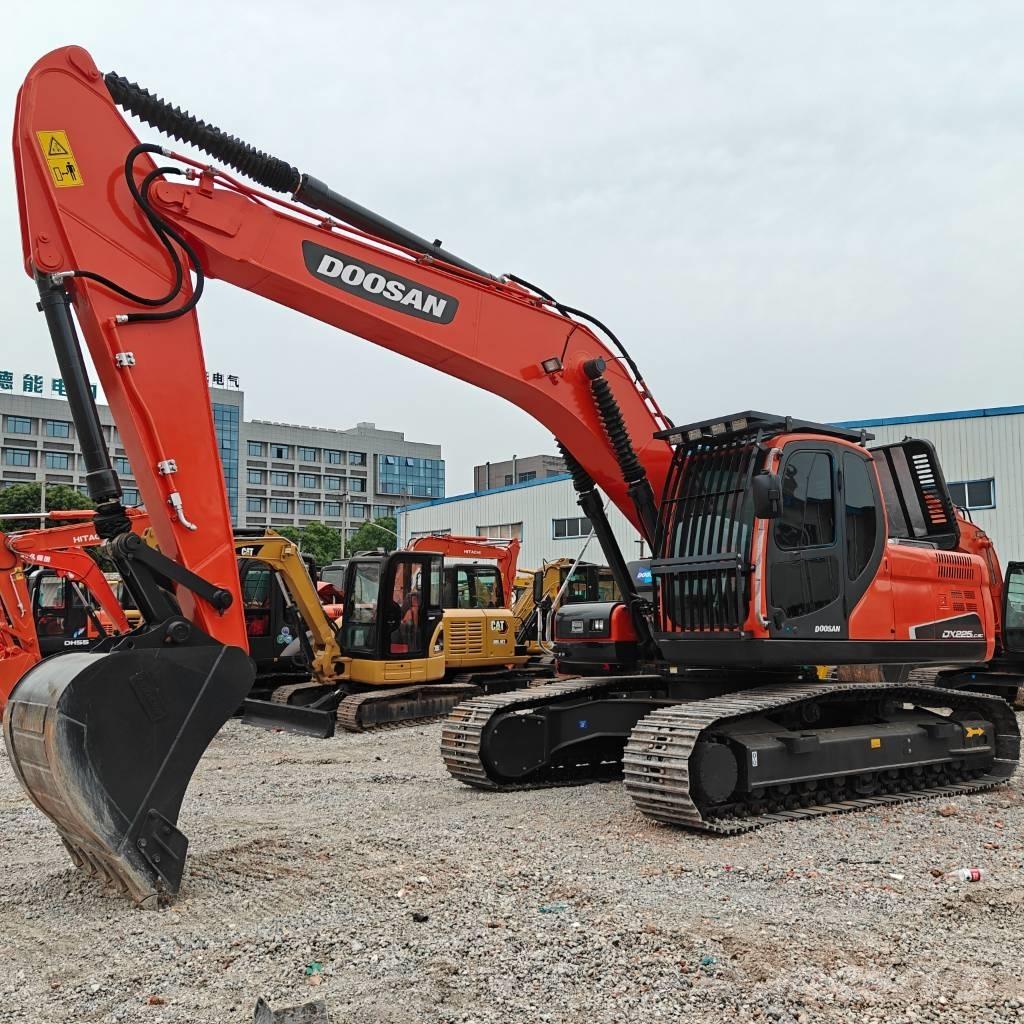 Doosan DX 225 LCA حفارات زحافة