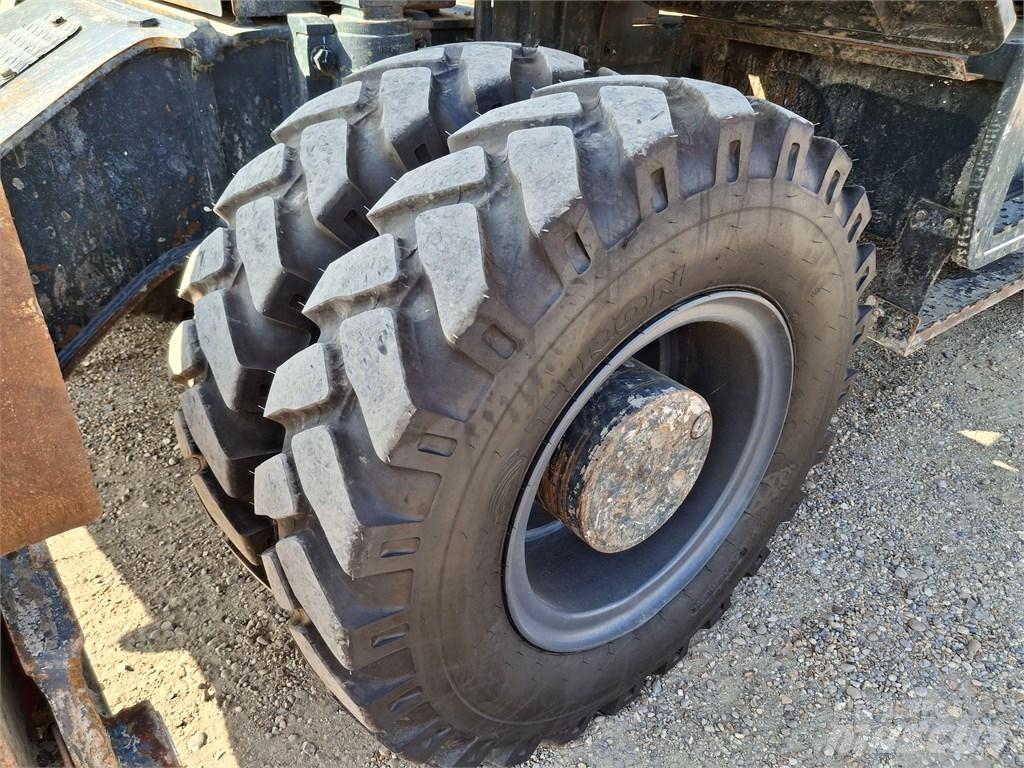 Hyundai HW 210 A حفارات بعجل