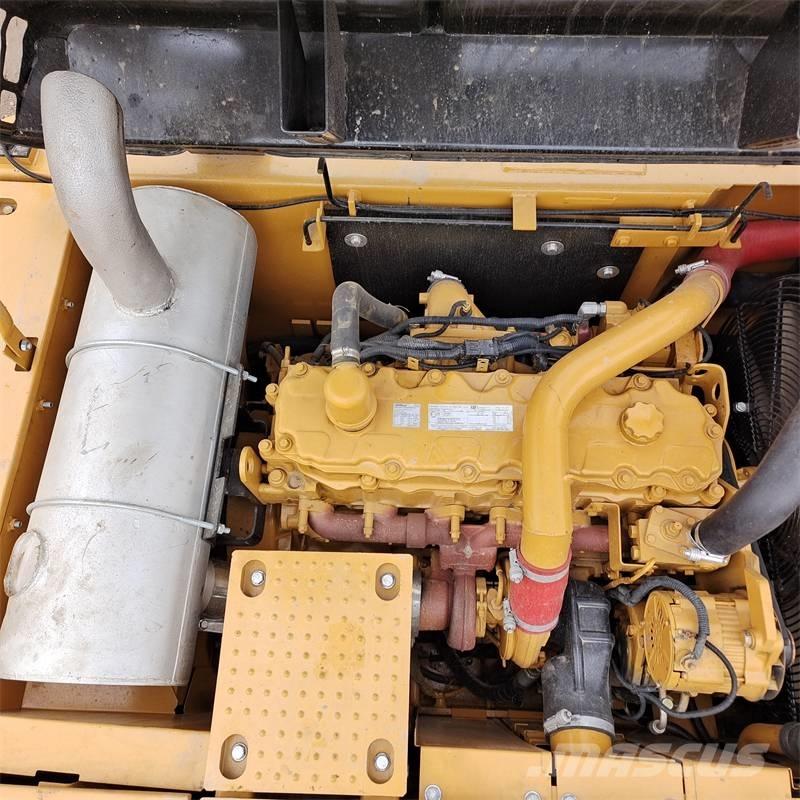 CAT 330 D حفارات زحافة