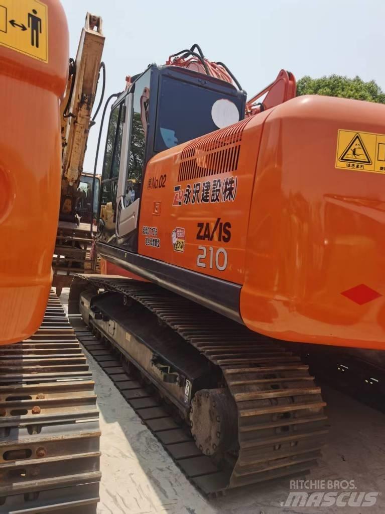 Hitachi ZX 210 حفارات زحافة