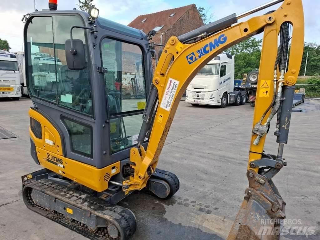 XCMG XE20E 0 الجرارات
