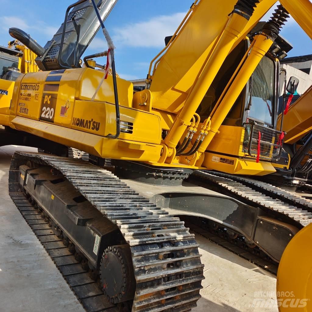 Komatsu PC 200-8 حفارات زحافة