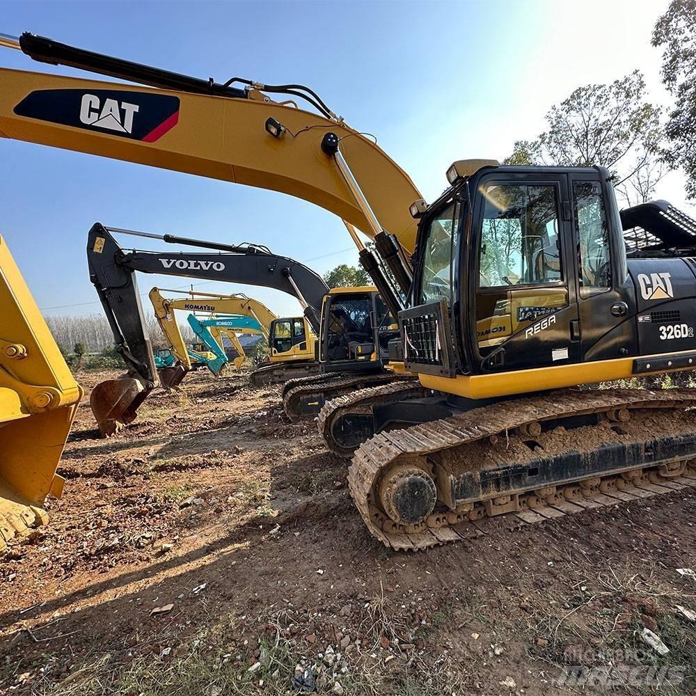 CAT 326D حفارات زحافة