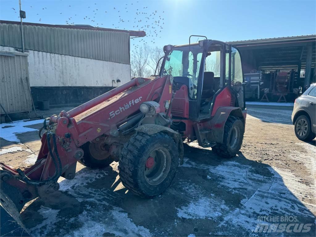 Schäffer 6370 T لوادر انزلاقية التوجيه