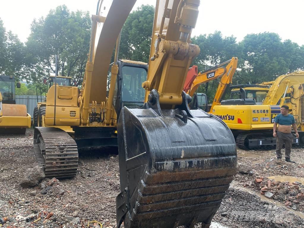 CAT 320 C L حفارات زحافة