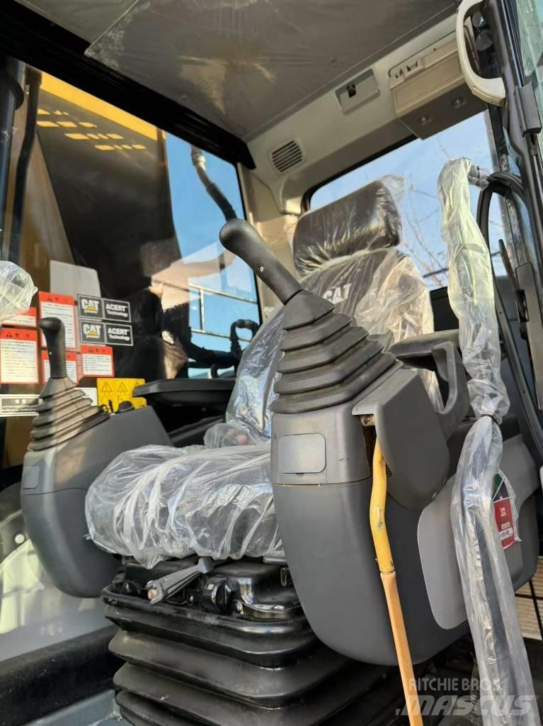 CAT 325D حفارات زحافة