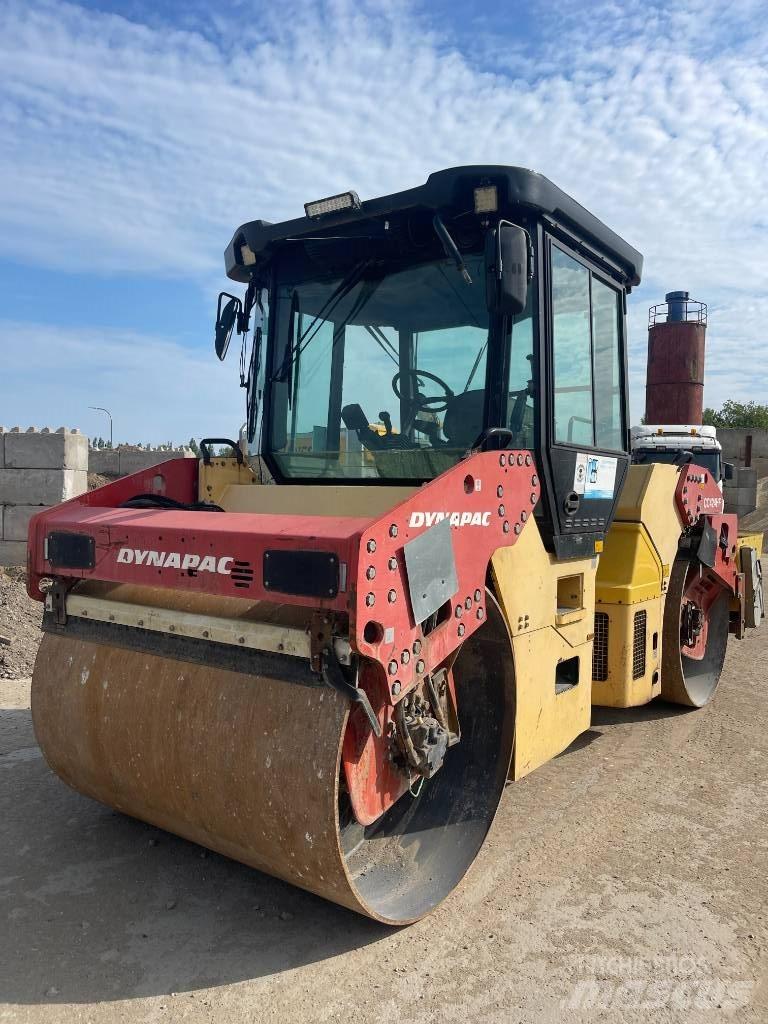 Dynapac cc424HF مداحل ثنائية الاسطوانة