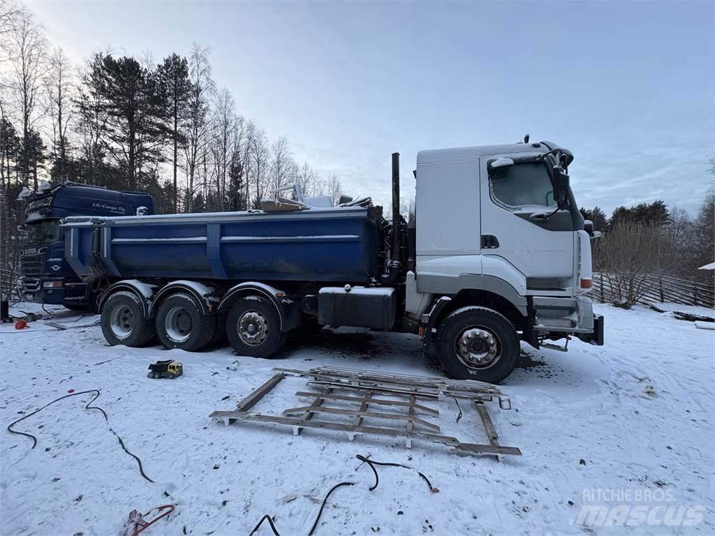 Sisu E11M 8X2 شاحنات قلابة