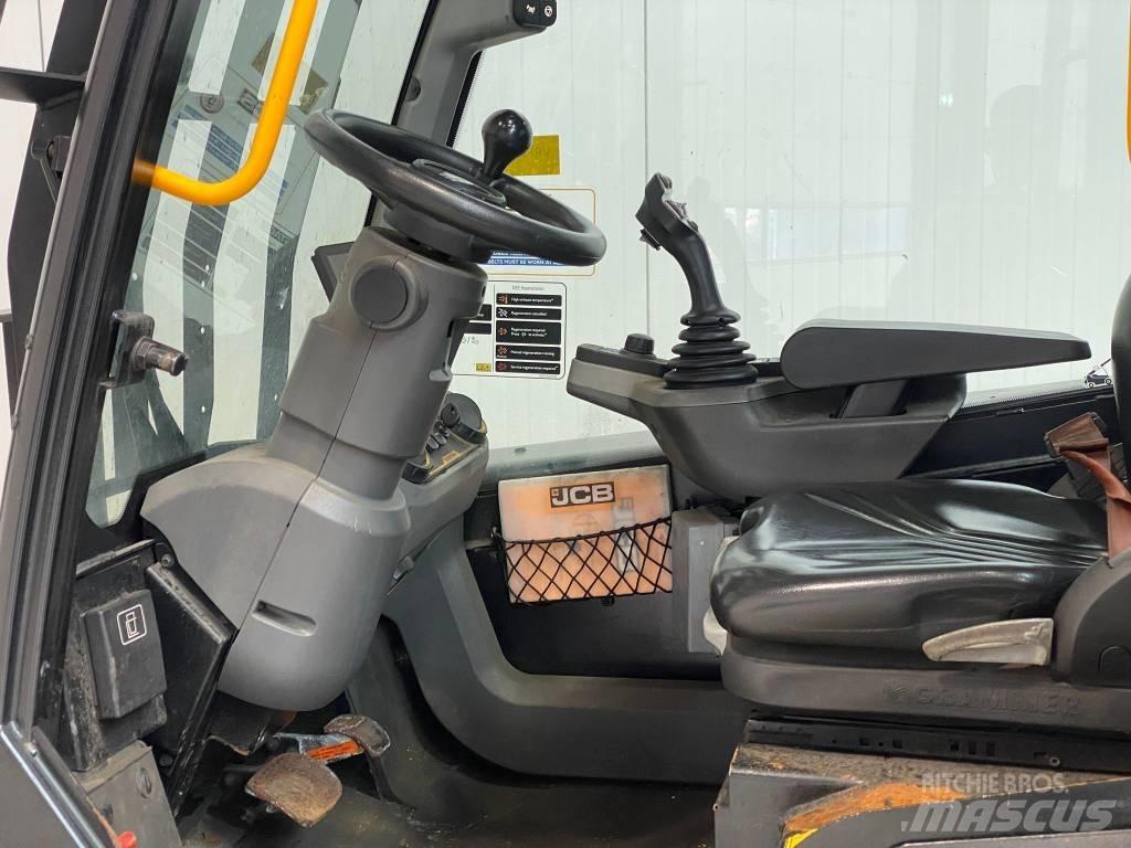 JCB TLT30-19D-2WD شاحنات الديزل