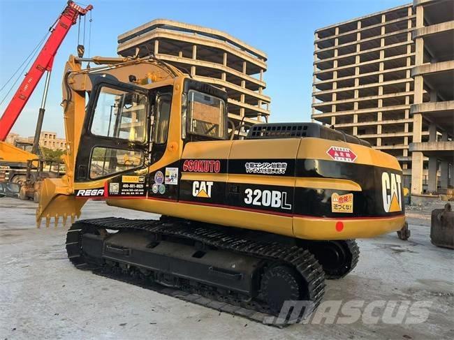 CAT 320 B حفارات زحافة