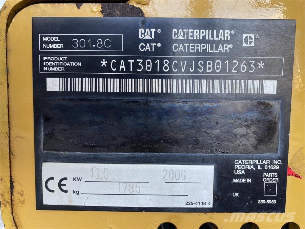 CAT 301.8C حفارات بعجل