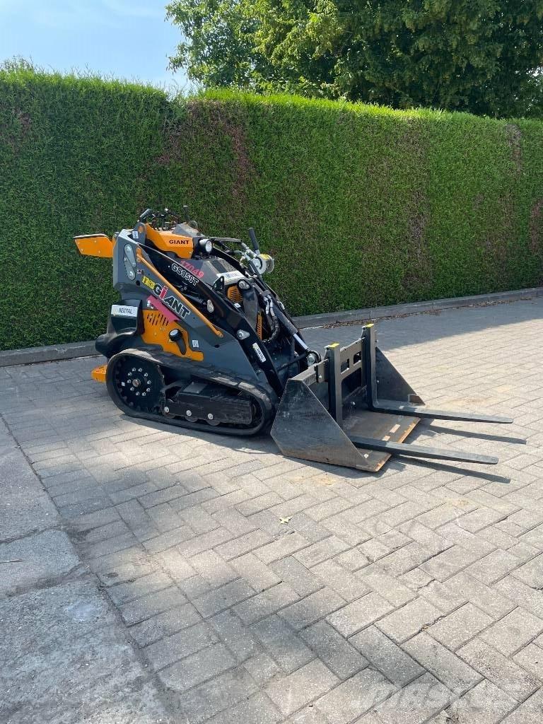 GiANT GS 950 T لوادر صغيرة
