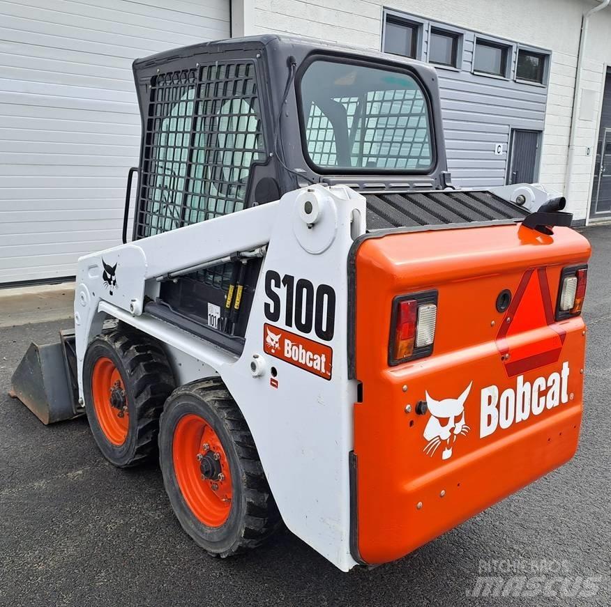 Bobcat S 100 لوادر انزلاقية التوجيه