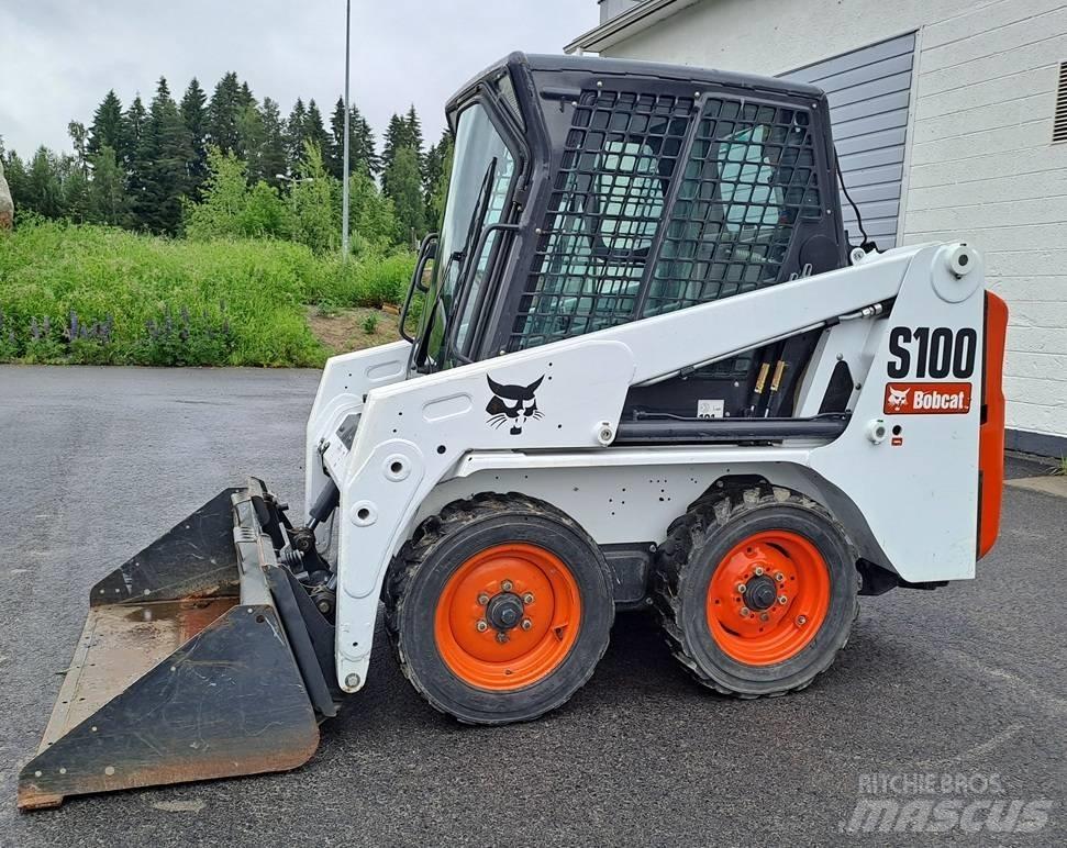 Bobcat S 100 لوادر انزلاقية التوجيه