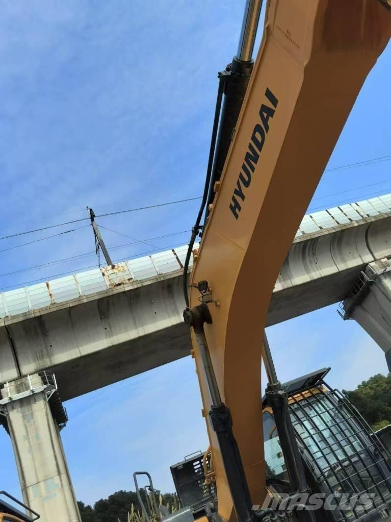 Hyundai 520VS حفارات زحافة