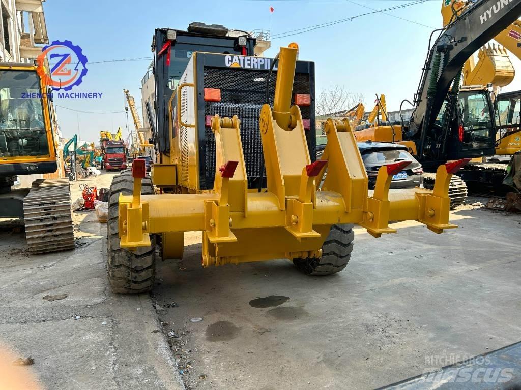CAT 140 K معدات تمهيد الطرق