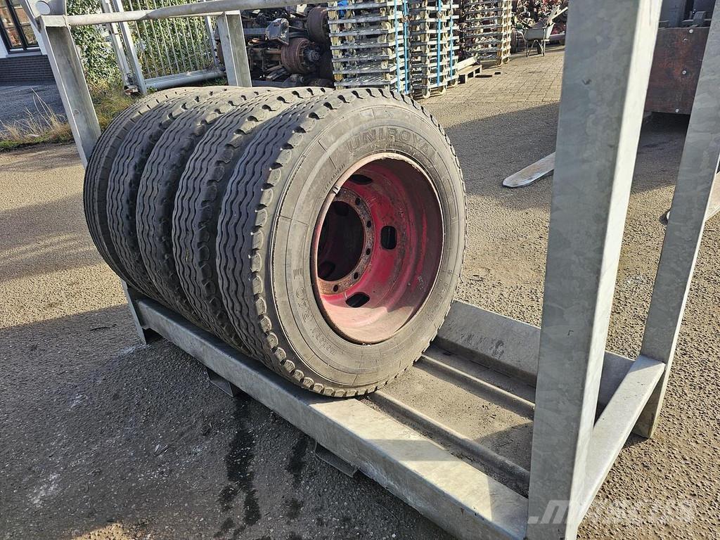 Uniroyal ENERGY مقطورات بغطاء جانبي