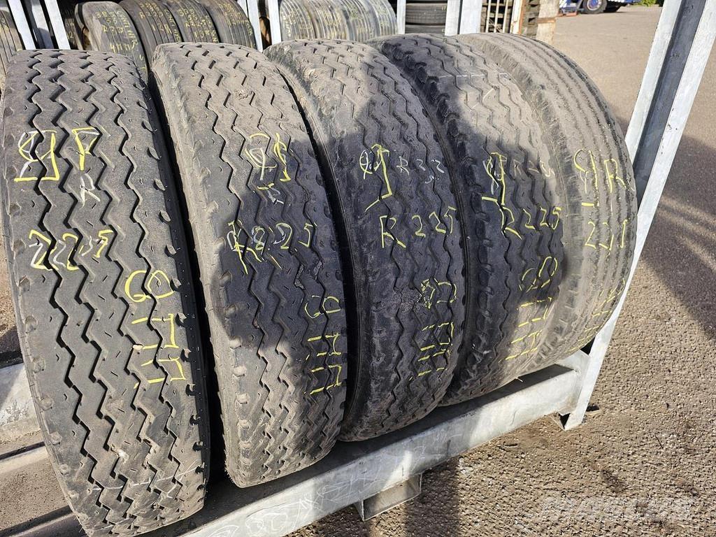 Uniroyal ENERGY مقطورات بغطاء جانبي