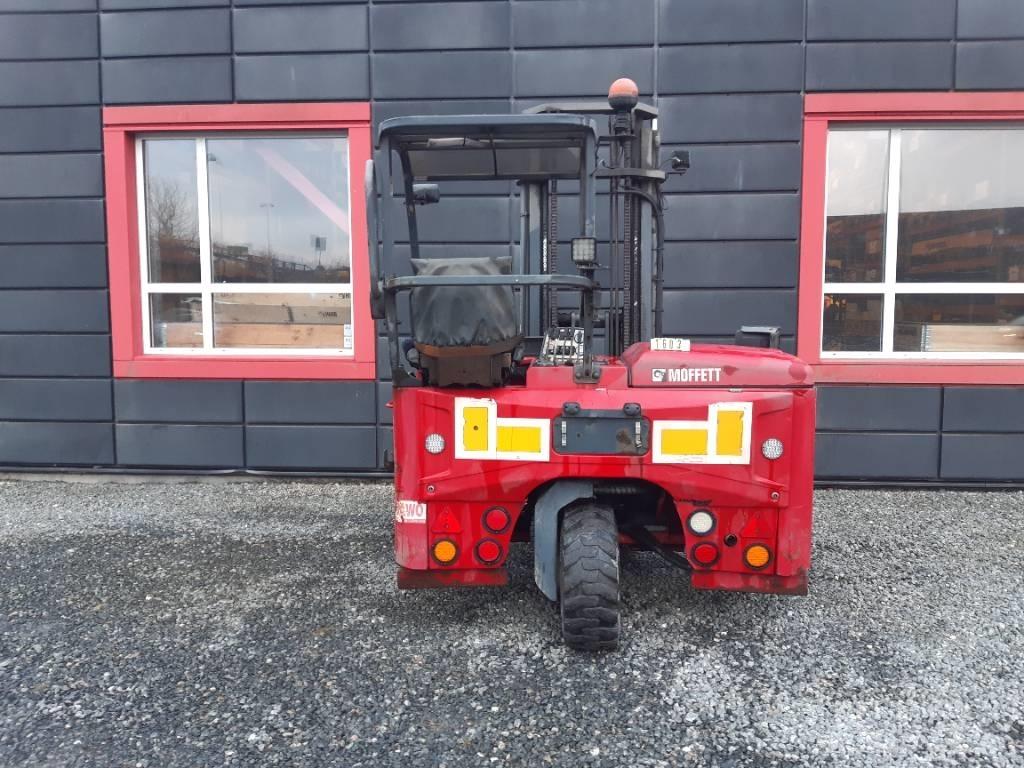 Moffett M5 25.3 شاحنات ذات رافعات شوكية - أخرى